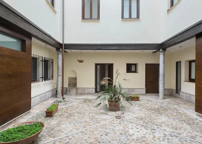 La Casa De La Plata By Toledo Ap